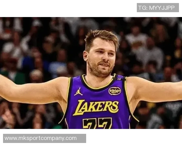 湖人半场领先独行侠东契奇表现出色艾顿状态低迷克里斯蒂贡献15分